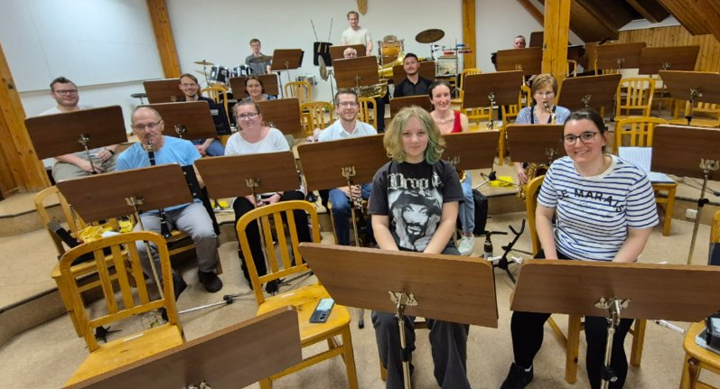 Gemeinsame Probenarbeit mit dem MV Hörsching für die Frühschoppensaison